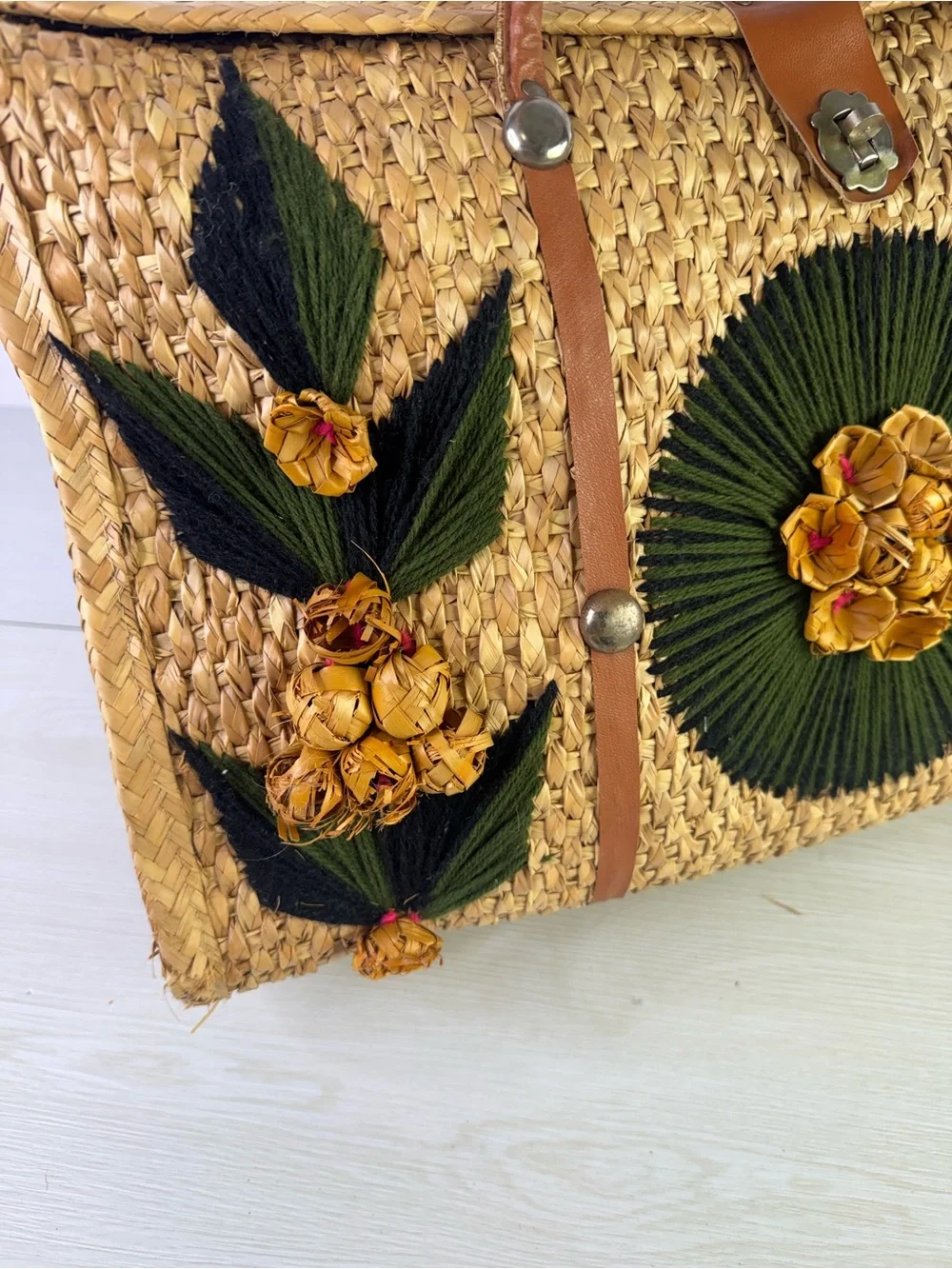 Vtg 60s Mexico Straw Woven Large Shopper Tote Beach Bag w 3D Rattan Flowers - Picture 5 of 10